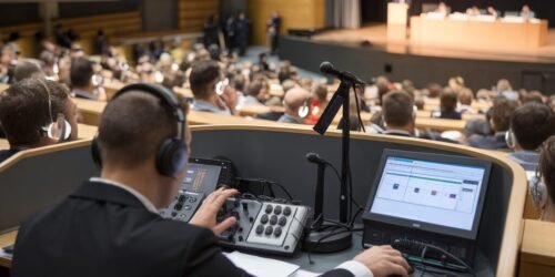Curso de Tecnología de traducción simultánea en eventos multilingües